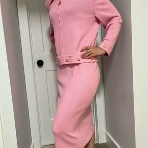 St. John Elegant Pink Blazer Jacket & Pencil Skirt